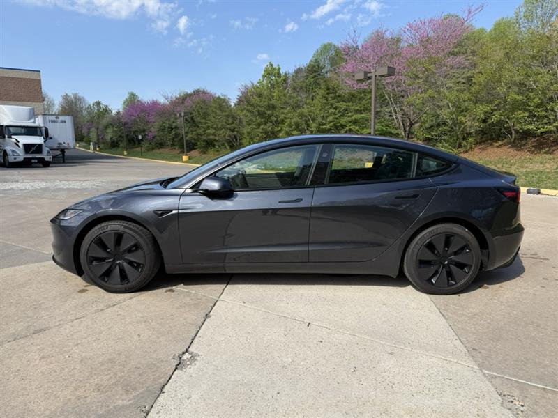 2025 Tesla Model 3 Long Range - Photo 15