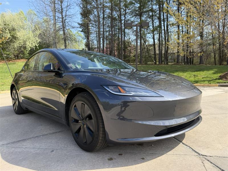 2025 Tesla Model 3 Long Range - Photo 9