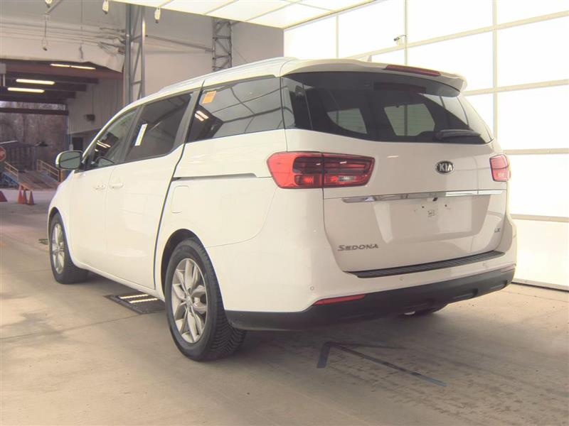 2020 Kia Sedona EX - Photo 8