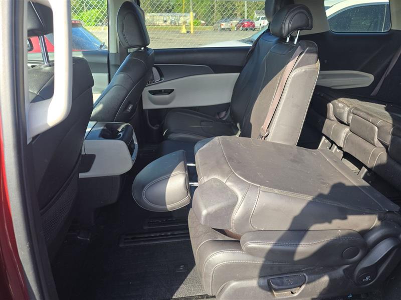 2022 Kia Carnival LX Seat Pkg - Photo 13