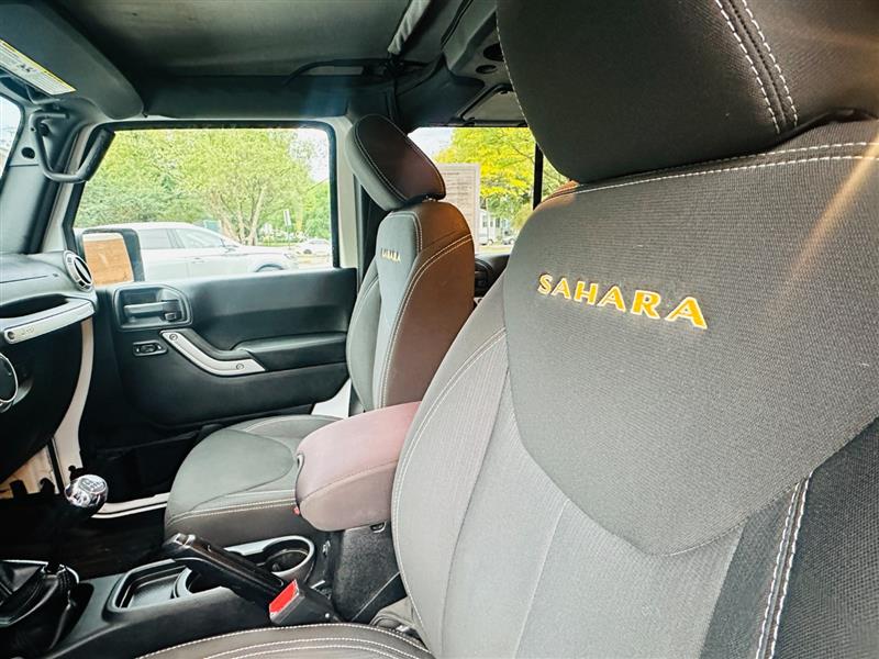 2015 Jeep Wrangler Unlimited Sahara - Photo 14