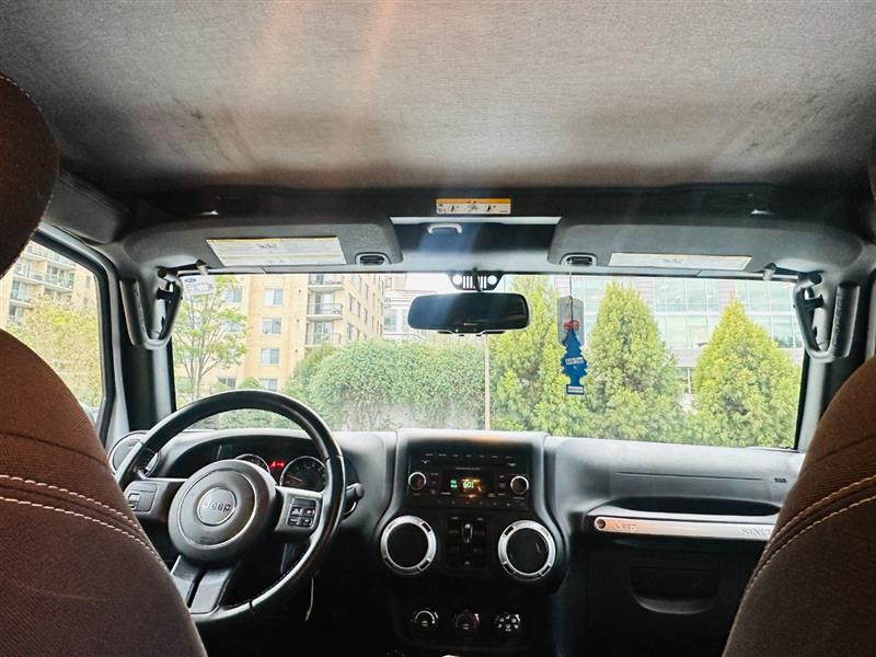 2015 Jeep Wrangler Unlimited Sahara - Photo 19