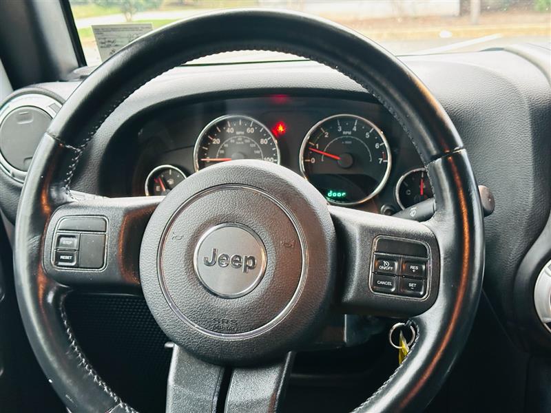 2015 Jeep Wrangler Unlimited Sahara - Photo 20