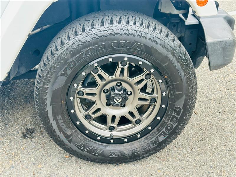 2015 Jeep Wrangler Unlimited Sahara - Photo 31