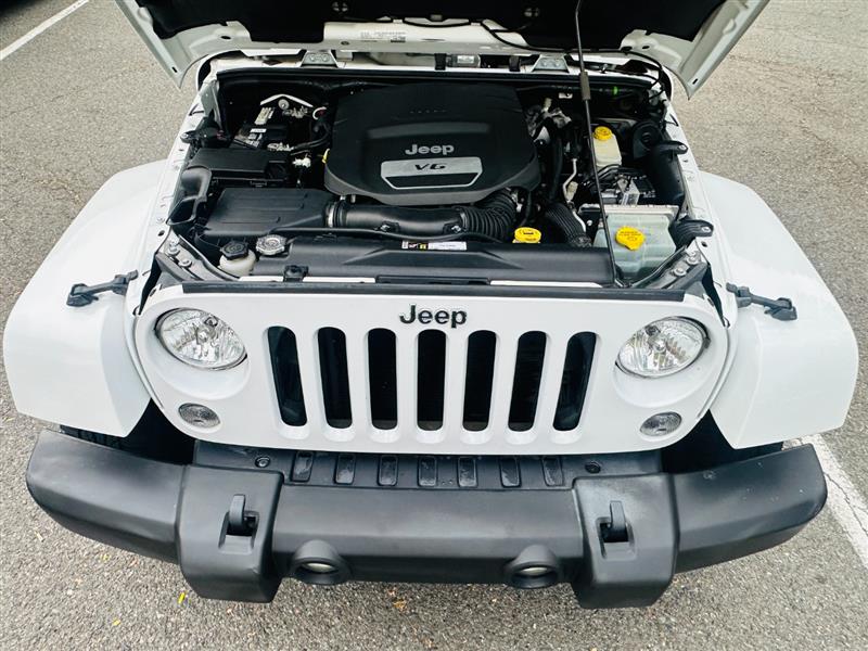 2015 Jeep Wrangler Unlimited Sahara - Photo 5