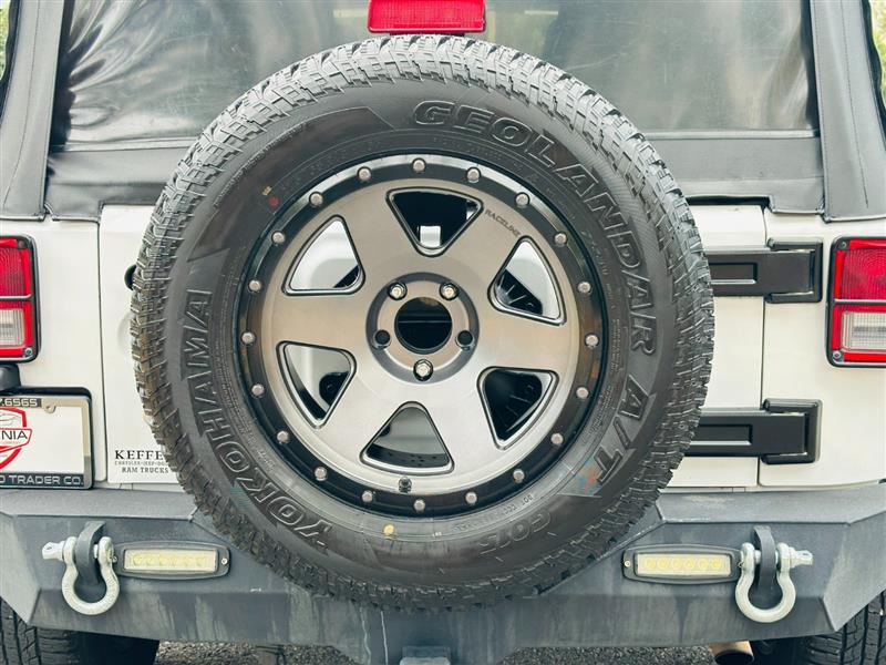 2015 Jeep Wrangler Unlimited Sahara - Photo 33