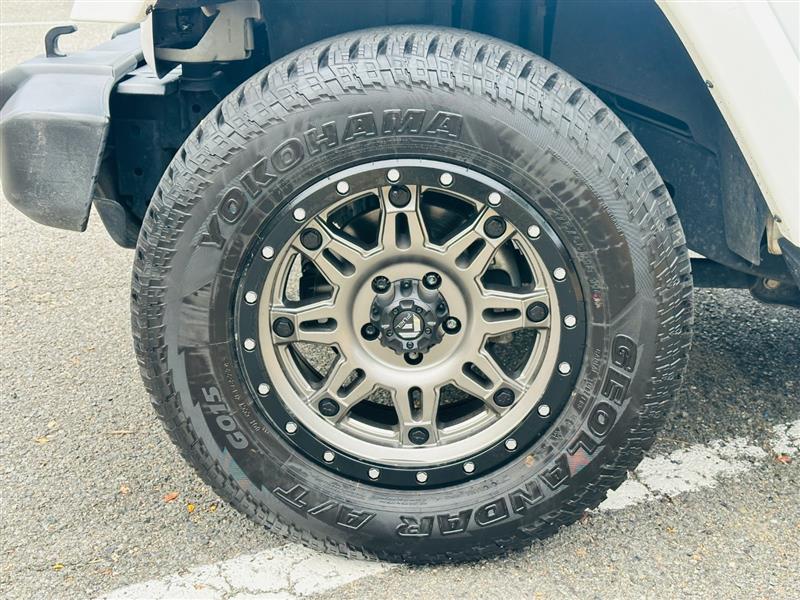 2015 Jeep Wrangler Unlimited Sahara - Photo 35