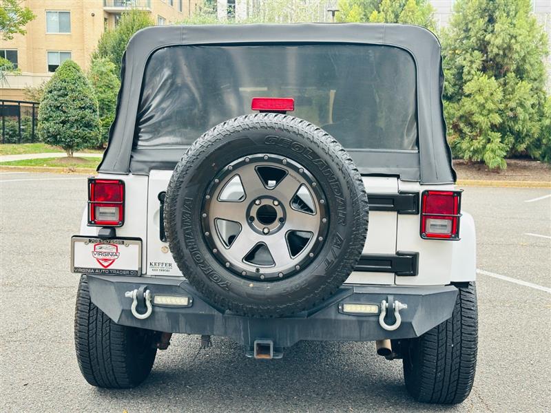 2015 Jeep Wrangler Unlimited Sahara - Photo 40