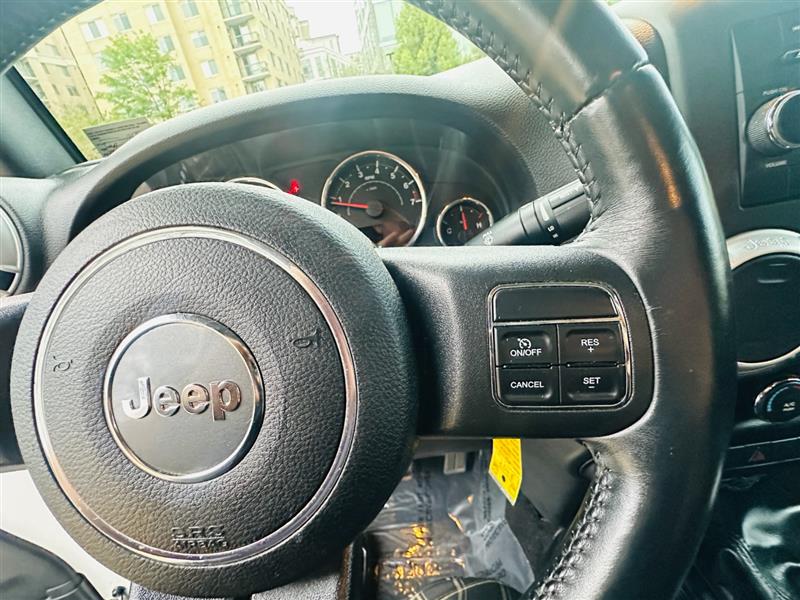 2015 Jeep Wrangler Unlimited Sahara - Photo 8