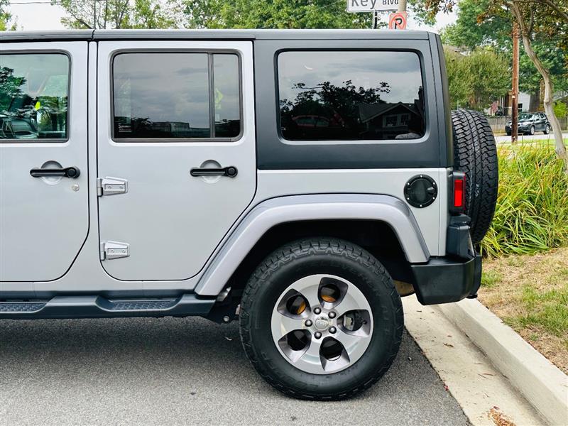 2018 Jeep Wrangler JK Unlimited Sahara - Photo 13