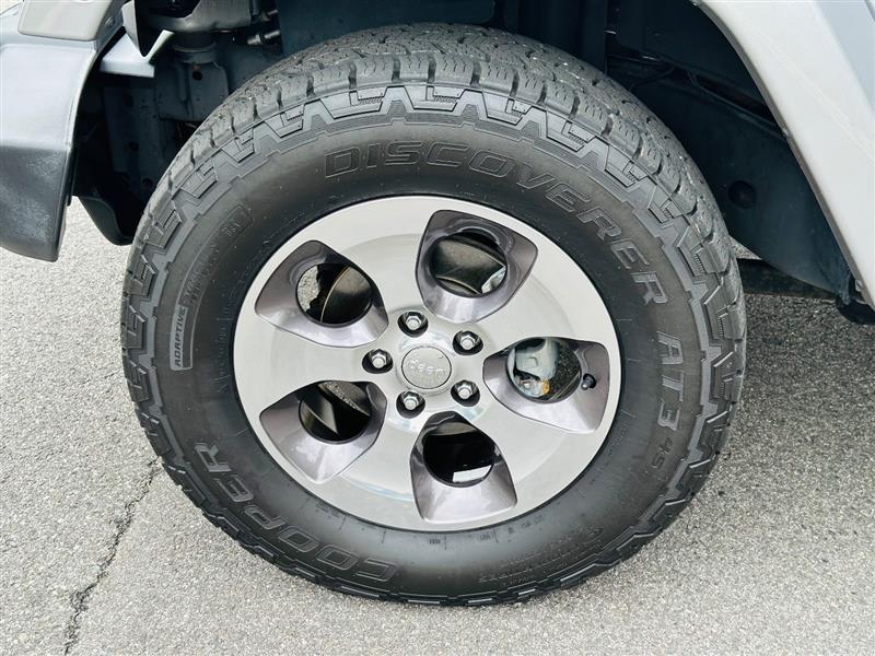 2018 Jeep Wrangler JK Unlimited Sahara - Photo 16
