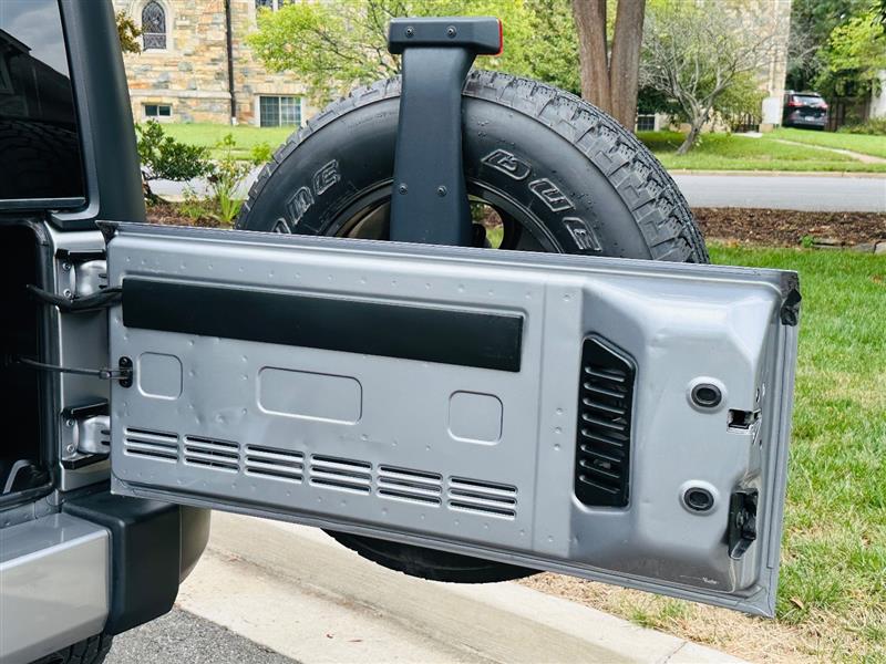 2018 Jeep Wrangler JK Unlimited Sahara - Photo 22