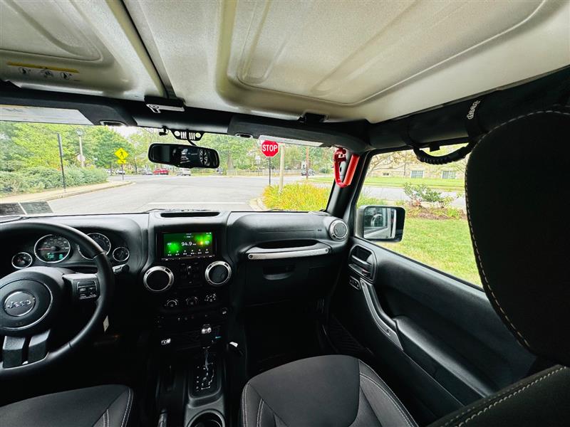 2018 Jeep Wrangler JK Unlimited Sahara - Photo 32
