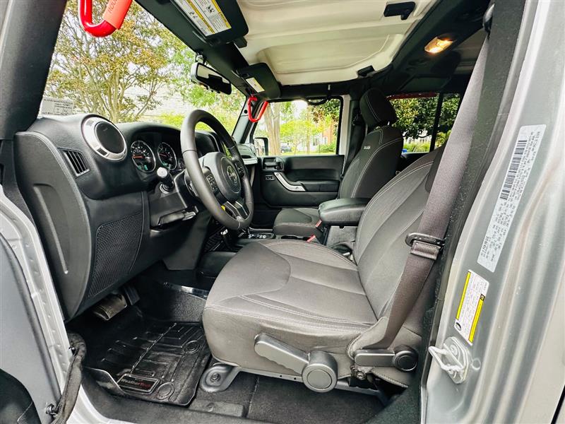 2018 Jeep Wrangler JK Unlimited Sahara - Photo 33