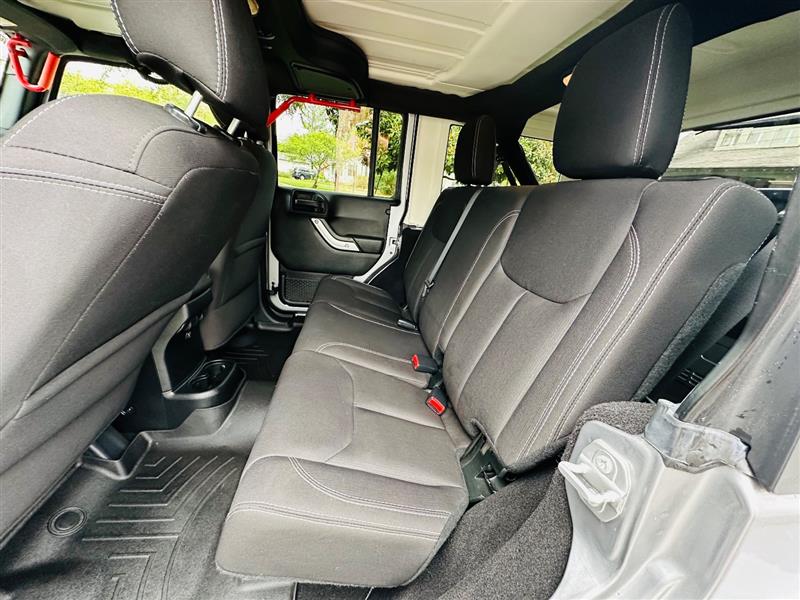 2018 Jeep Wrangler JK Unlimited Sahara - Photo 35