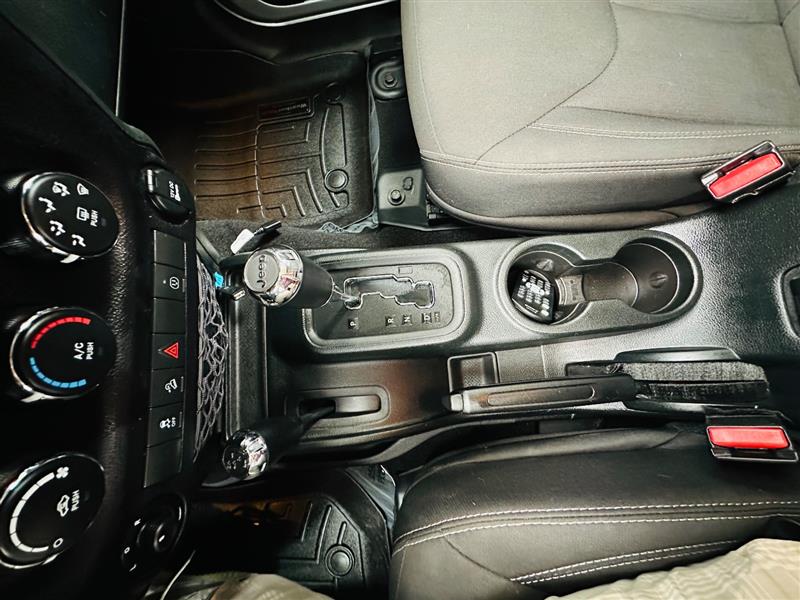 2018 Jeep Wrangler JK Unlimited Sahara - Photo 36