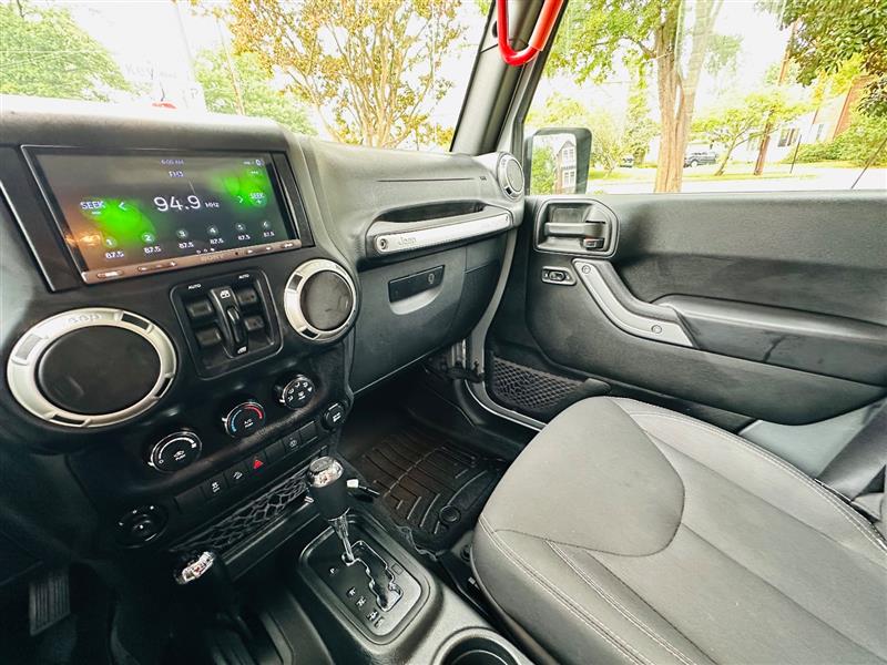 2018 Jeep Wrangler JK Unlimited Sahara - Photo 40