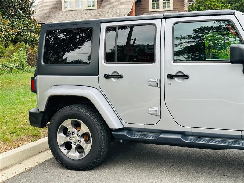 2018 Jeep Wrangler JK Unlimited Sahara - Photo 11