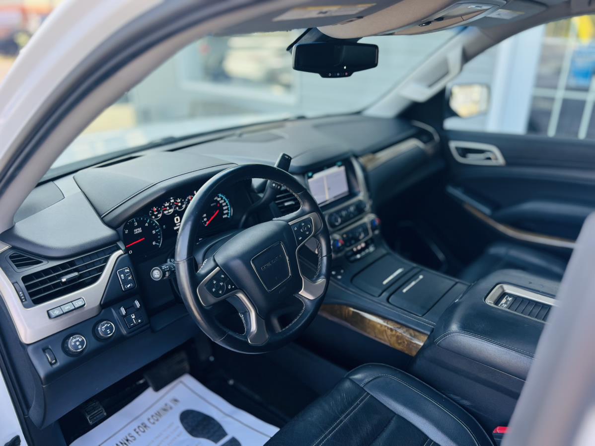 2017 GMC Yukon Denali - Photo 11