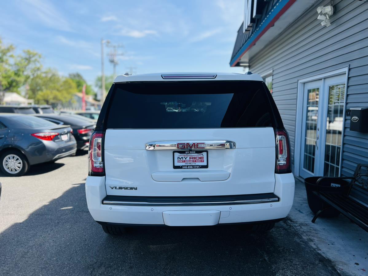 2017 GMC Yukon Denali - Photo 19