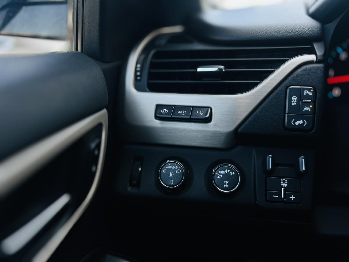 2017 GMC Yukon Denali - Photo 30