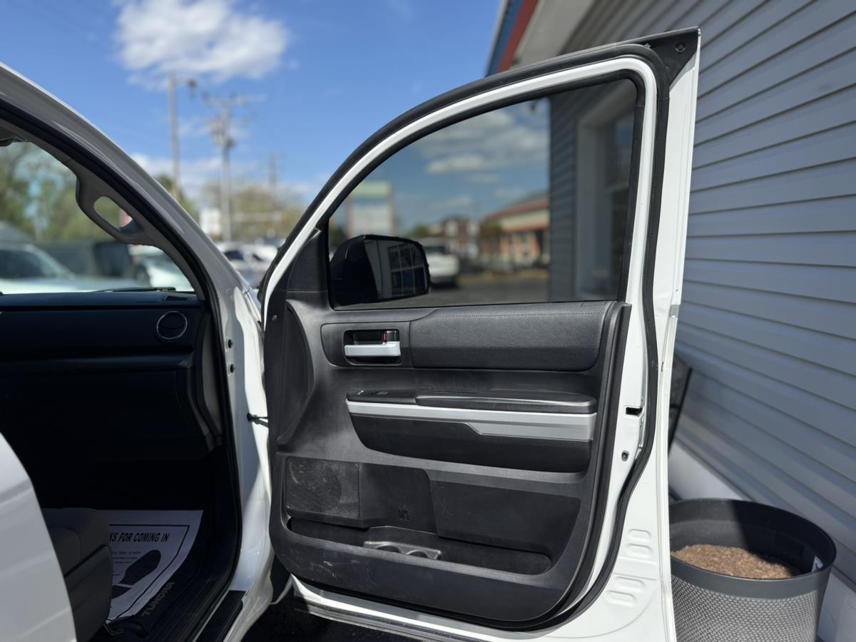 2021 Toyota Tundra SR5 - Photo 14