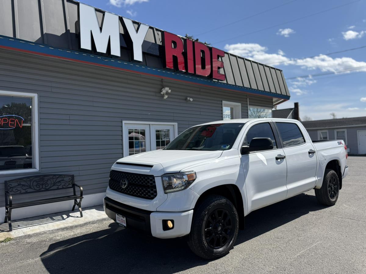 2021 Toyota Tundra SR5 - Photo 2