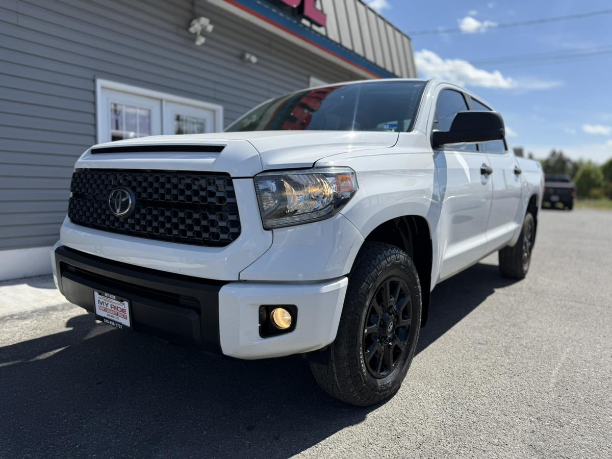 2021 Toyota Tundra SR5 - Photo 3