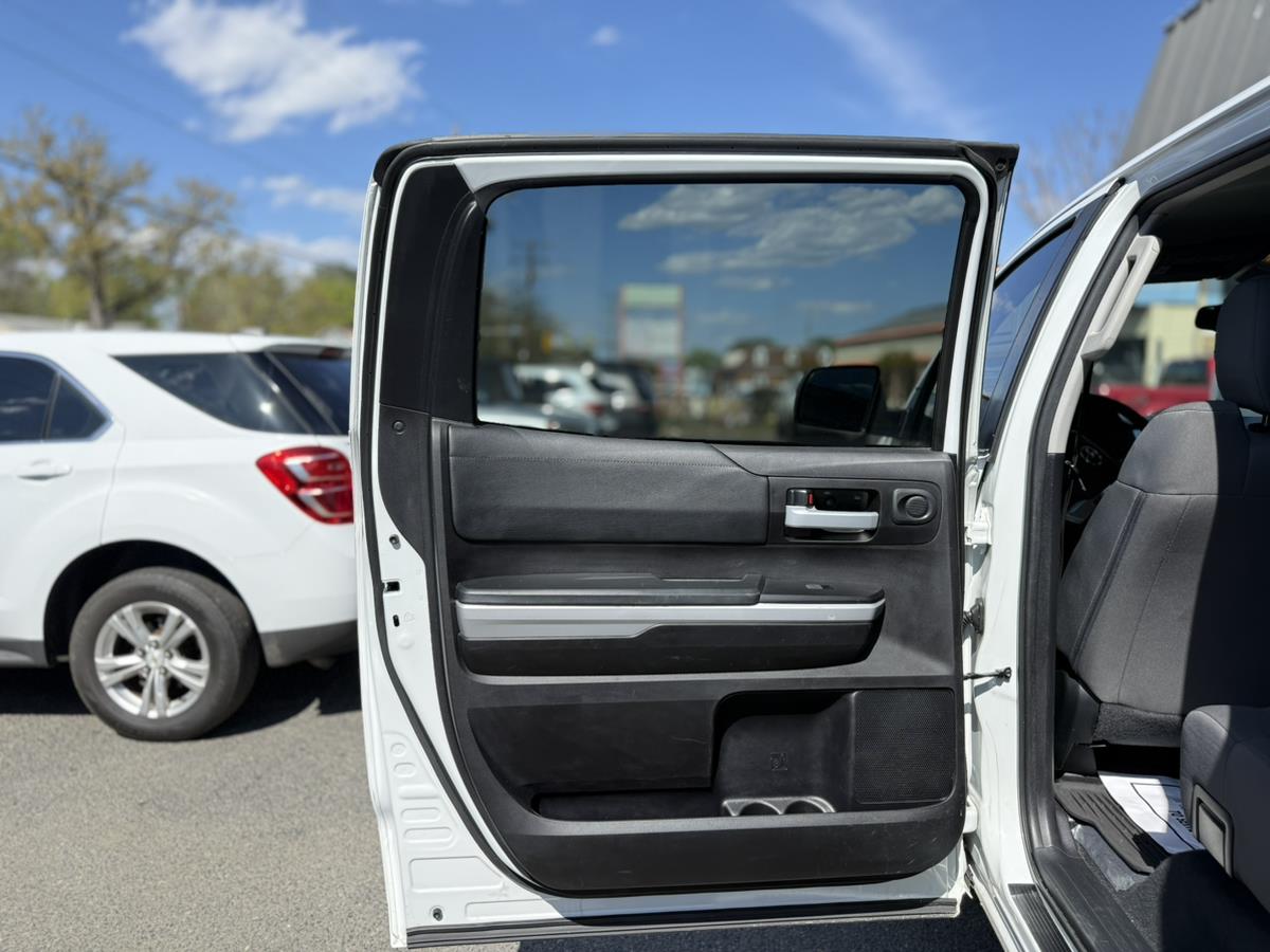 2021 Toyota Tundra SR5 - Photo 8