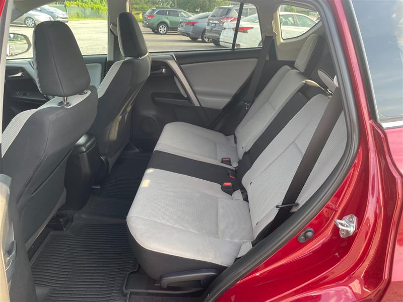 2018 Toyota RAV4 XLE - Photo 10