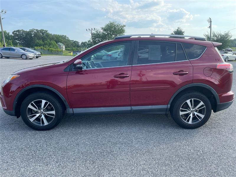 2018 Toyota RAV4 XLE - Photo 2