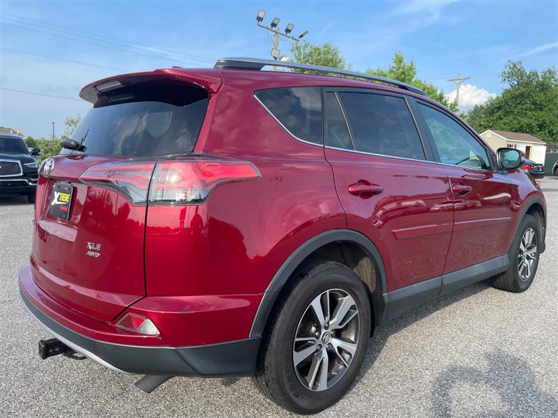 2018 Toyota RAV4 XLE - Photo 5