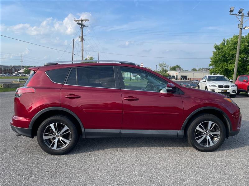 2018 Toyota RAV4 XLE - Photo 6