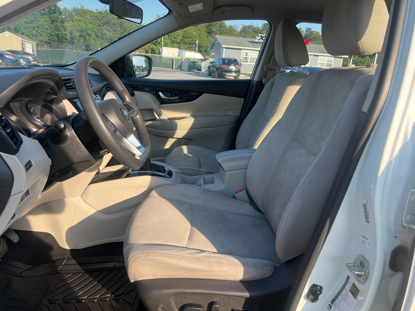 2018 Nissan Rogue Sport SV - Photo 19