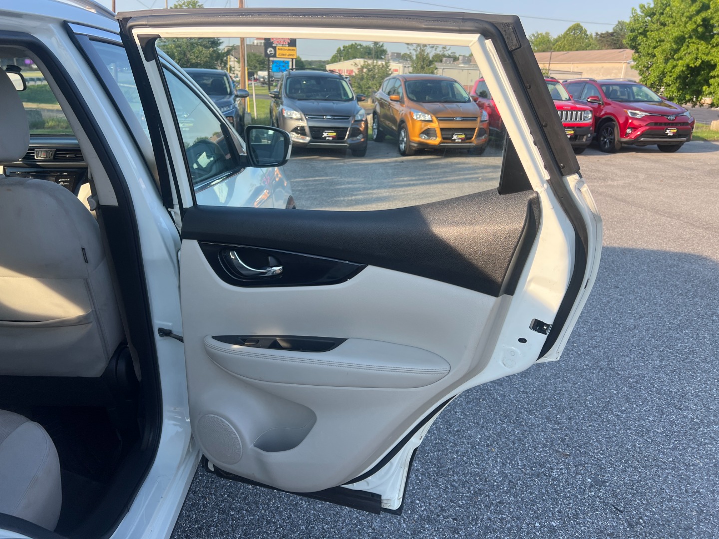2018 Nissan Rogue Sport SV - Photo 29