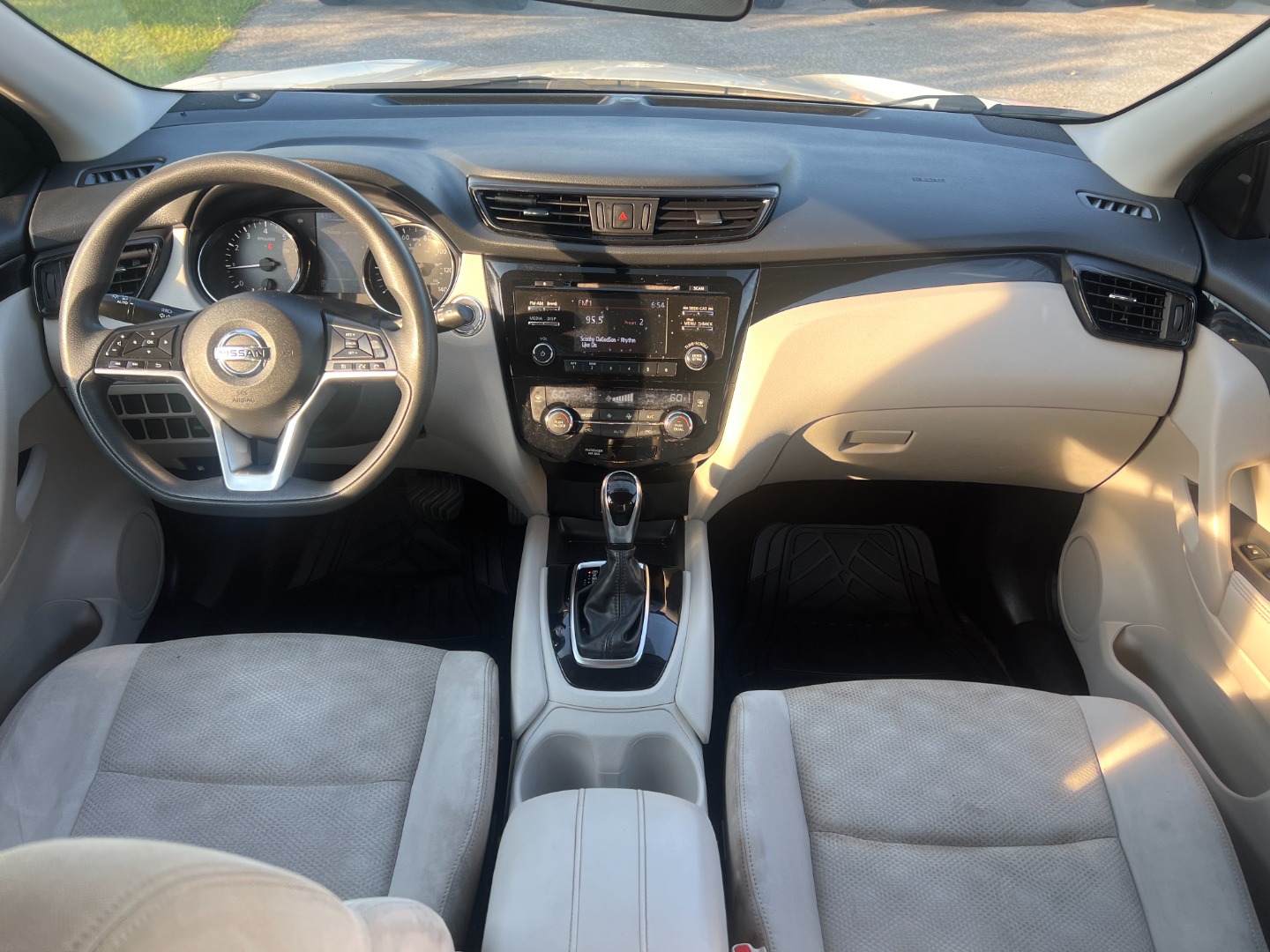 2018 Nissan Rogue Sport SV - Photo 37
