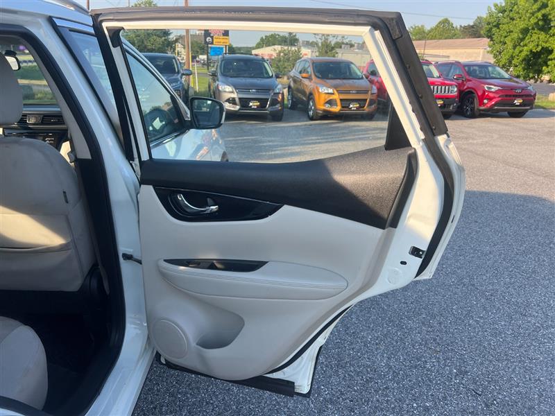 2018 Nissan Rogue Sport SV - Photo 30