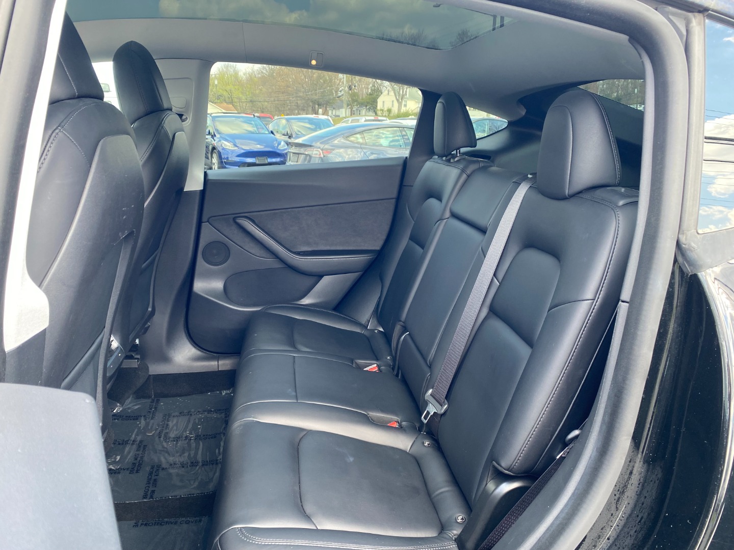 2025 Tesla Model Y Long Range - Photo 27