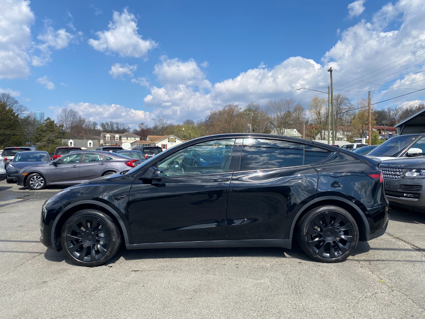2025 Tesla Model Y Long Range - Photo 16