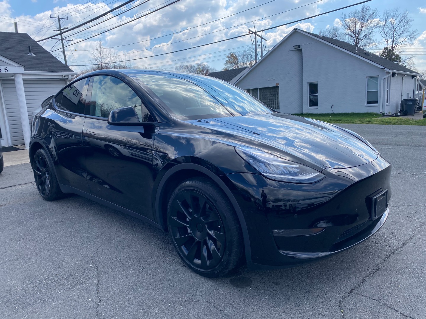 2025 Tesla Model Y Long Range - Photo 20