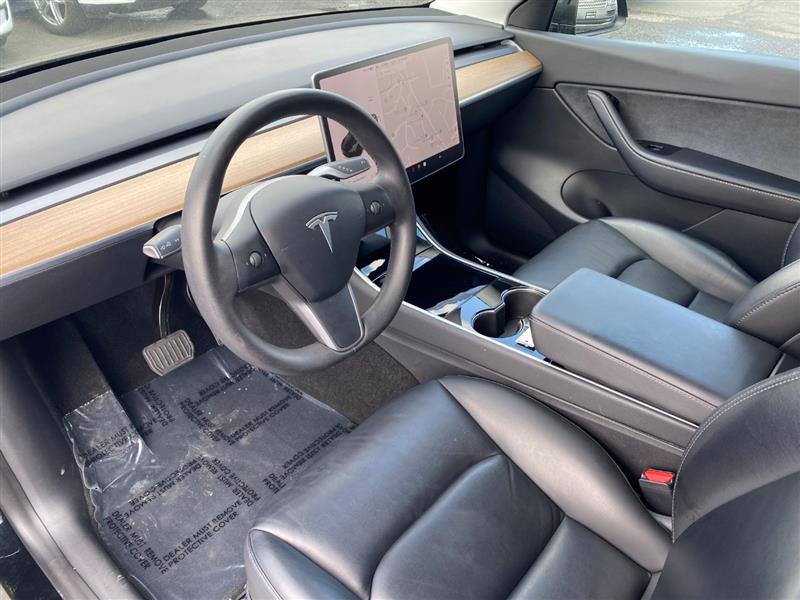 2025 Tesla Model Y Long Range - Photo 10